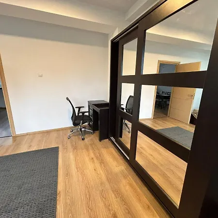 Elegant Center بوخارست