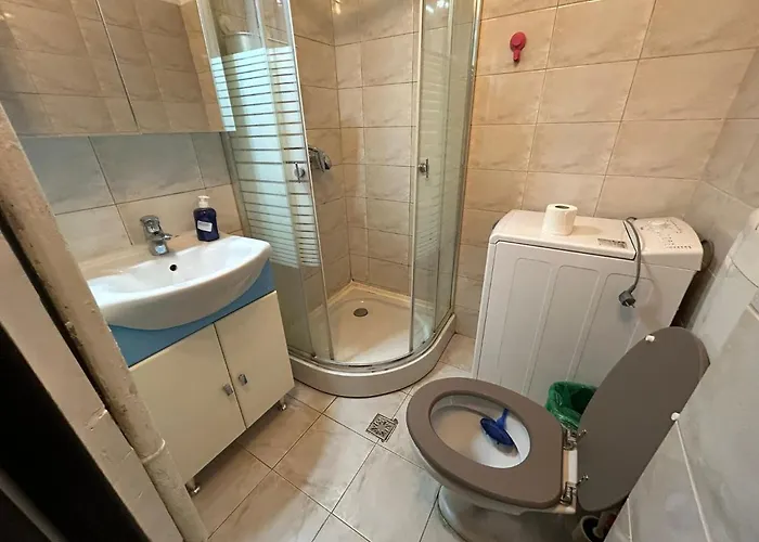 Elegant Center * بوخارست